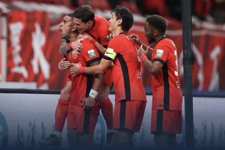 包含中超赛后再迎强敌，雷恩刷新队史纪录，主帅态度——悬念犹存，数据层面出现新趋势的词条