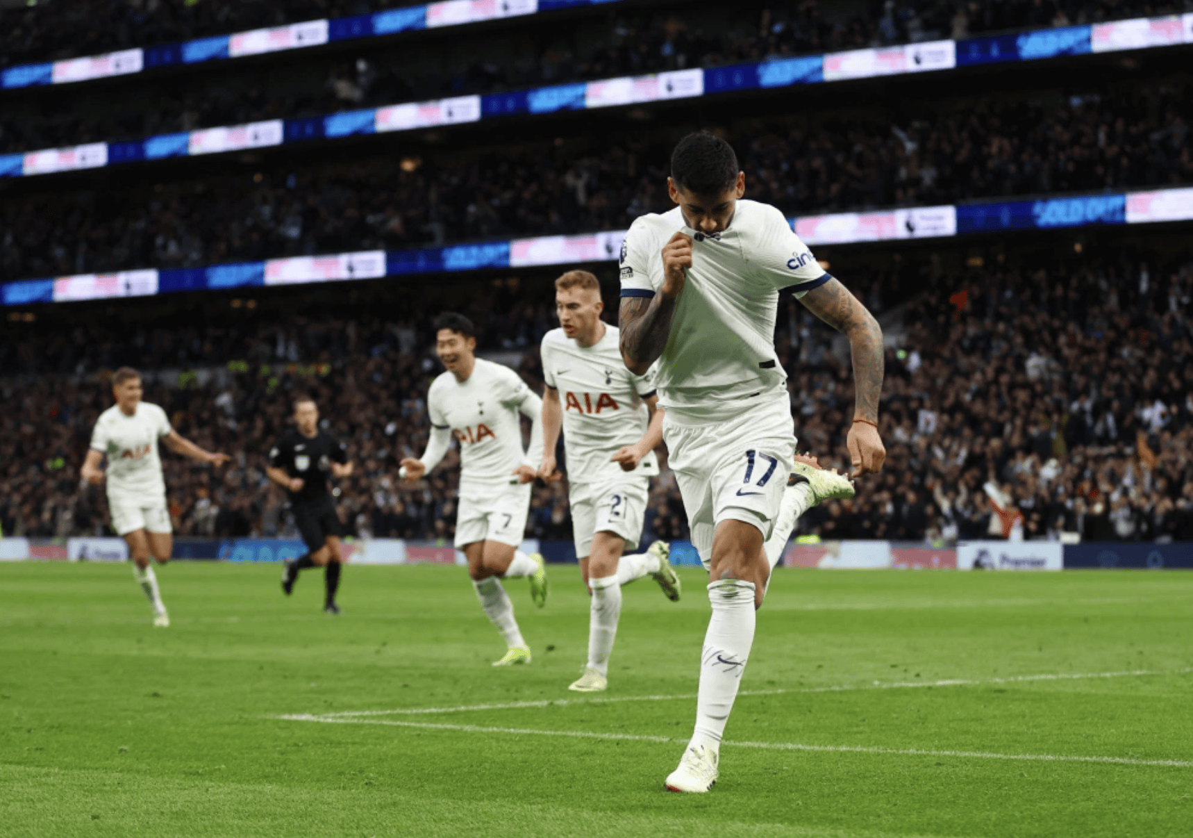 包含托特纳姆训练开放日,转会期复出首秀引欢呼,欧冠在即,赛程密集仍需轮换的词条 包含托特纳姆训练开放日,转会期复出首秀引欢呼,欧冠在即,赛程密集仍需轮换的词条