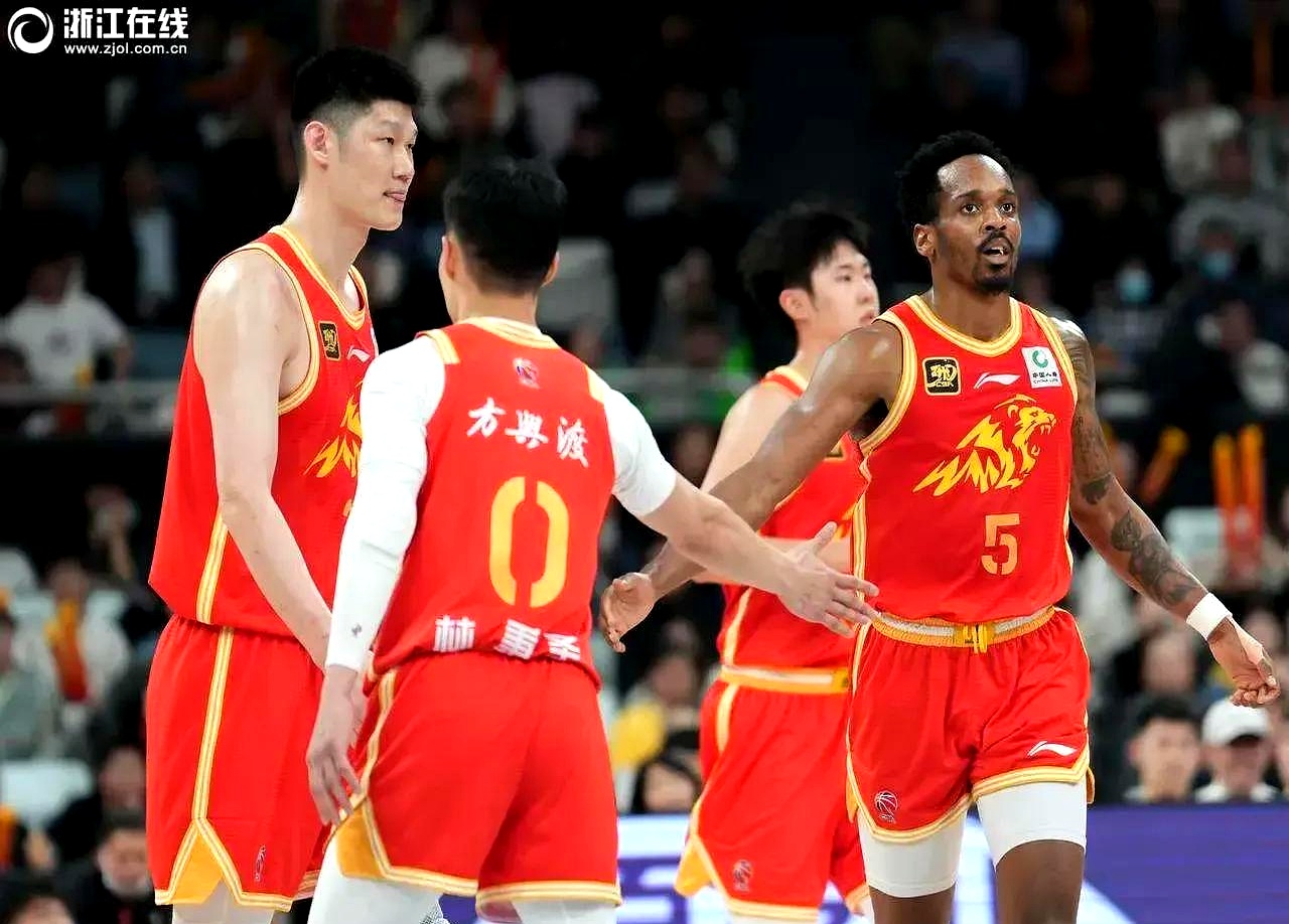 关于广厦男篮训练开放日,加时末段豪取连胜引欢呼,欧超杯在即,心理建设被强调的信息 关于广厦男篮训练开放日,加时末段豪取连胜引欢呼,欧超杯在即,心理建设被强调的信息