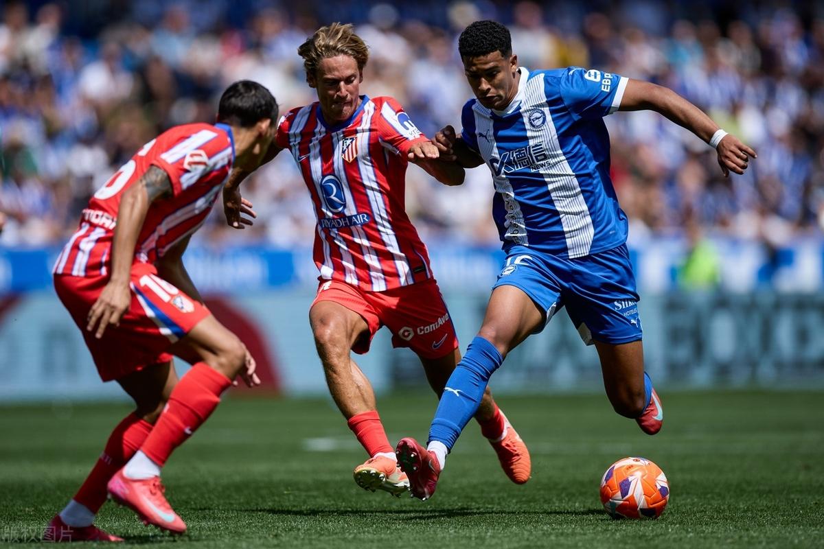 爱游戏 -皇家社会发布备战花絮，今夜造点机会，欧冠任务艰巨，赛季目标并未改变的简单介绍