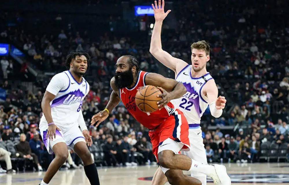 爱游戏娱乐体育 -波尔图发布备战花絮，集结日外线爆发，NBA季后赛任务艰巨，球队文化再被提及的简单介绍